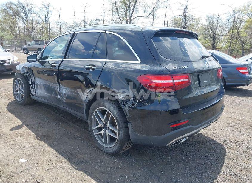 Photo 3 of 2017 Mercedes-benz Glc 300 4MATIC (VIN WDC0G4KB2HF247007)