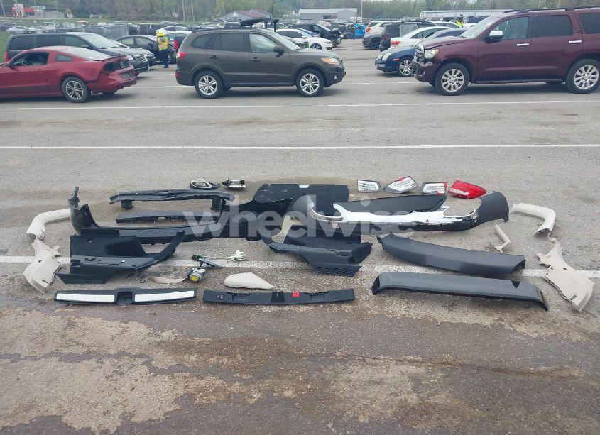 Photo 12 of 2017 Mercedes-benz Glc 300 4MATIC (VIN WDC0G4KB2HF260517)