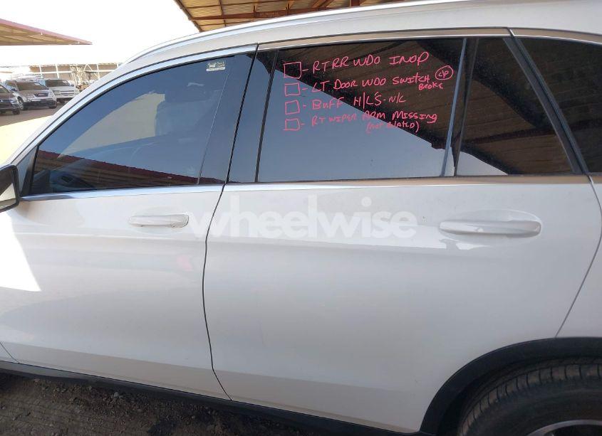 Photo 15 of 2018 Mercedes-benz Glc 300 4MATIC (VIN WDC0G4KB4JV075901)