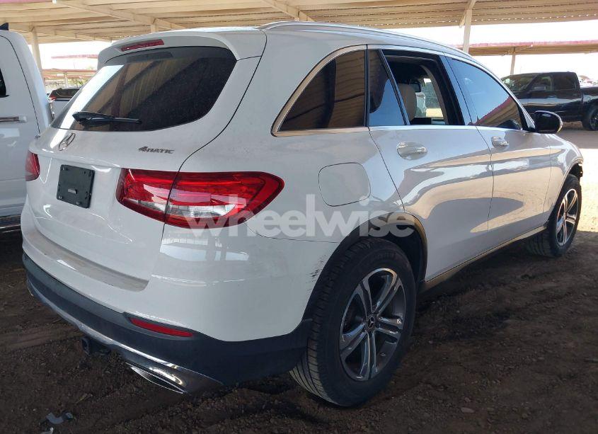 Photo 4 of 2018 Mercedes-benz Glc 300 4MATIC (VIN WDC0G4KB4JV075901)