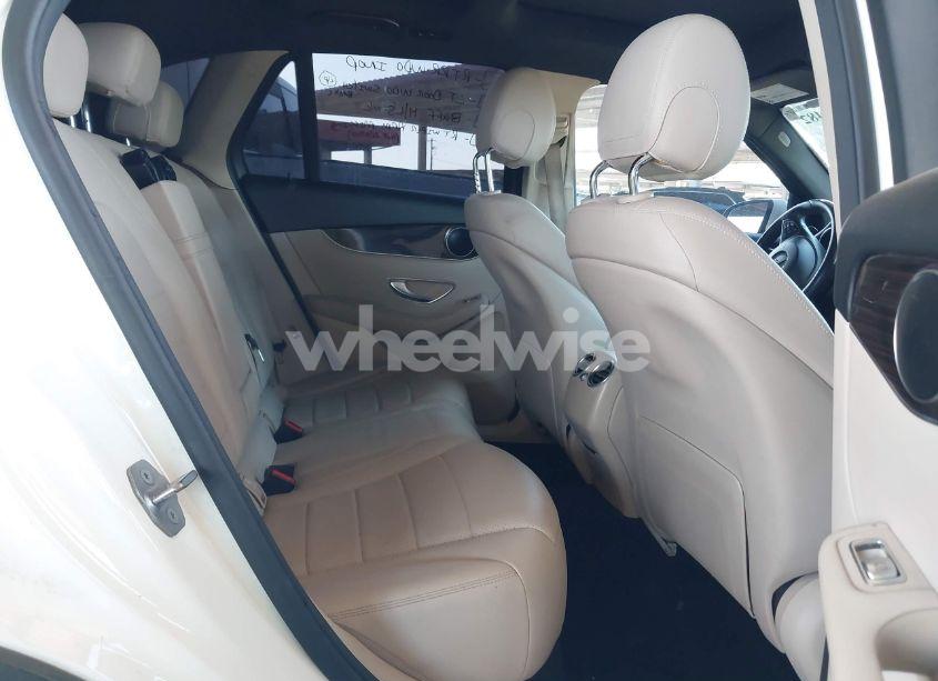 Photo 8 of 2018 Mercedes-benz Glc 300 4MATIC (VIN WDC0G4KB4JV075901)