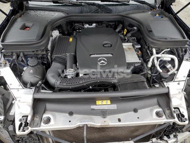 Photo 4 of 2018 MERCEDES-BENZ GLC 300 4MATIC (VIN WDC0G4KB4JV078099)