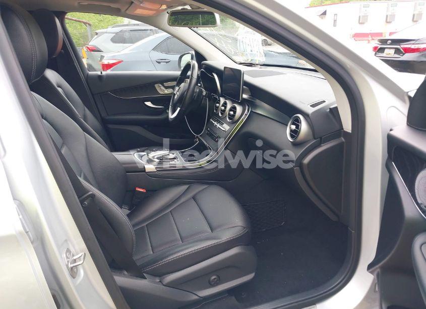 Photo 5 of 2017 Mercedes-benz Glc 300 4MATIC (VIN WDC0G4KB5HF195307)