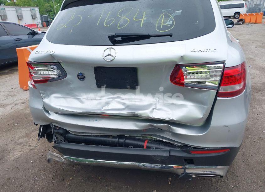 Photo 6 of 2017 Mercedes-benz Glc 300 4MATIC (VIN WDC0G4KB5HF195307)