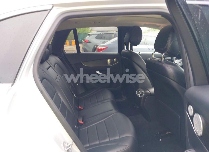 Photo 8 of 2017 Mercedes-benz Glc 300 4MATIC (VIN WDC0G4KB5HF195307)