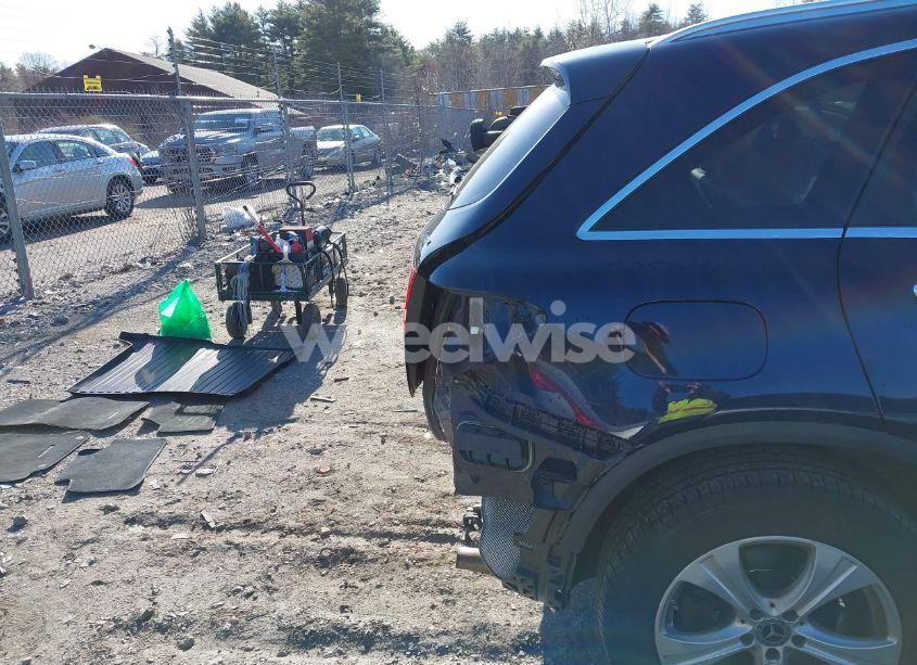 Photo 6 of 2017 Mercedes-benz Glc 300 4MATIC (VIN WDC0G4KB5HV009478)