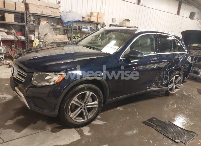 Photo 2 of 2019 Mercedes-benz Glc 300 4MATIC (VIN WDC0G4KB5KV123522)