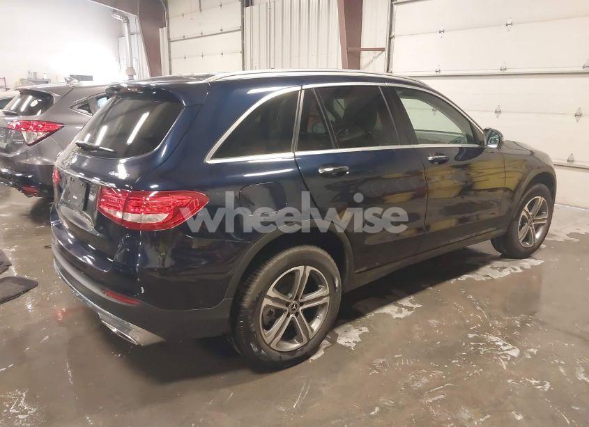 Photo 4 of 2019 Mercedes-benz Glc 300 4MATIC (VIN WDC0G4KB5KV123522)