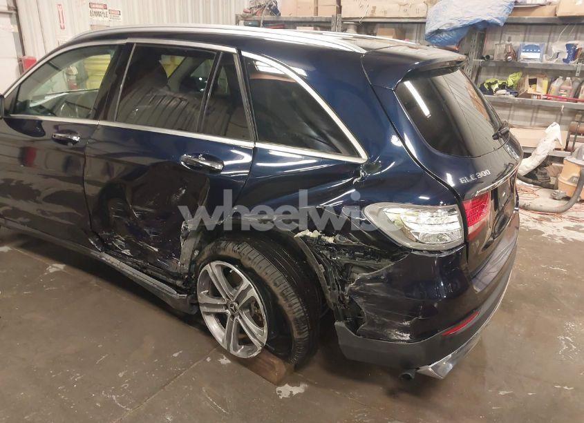 Photo 6 of 2019 Mercedes-benz Glc 300 4MATIC (VIN WDC0G4KB5KV123522)