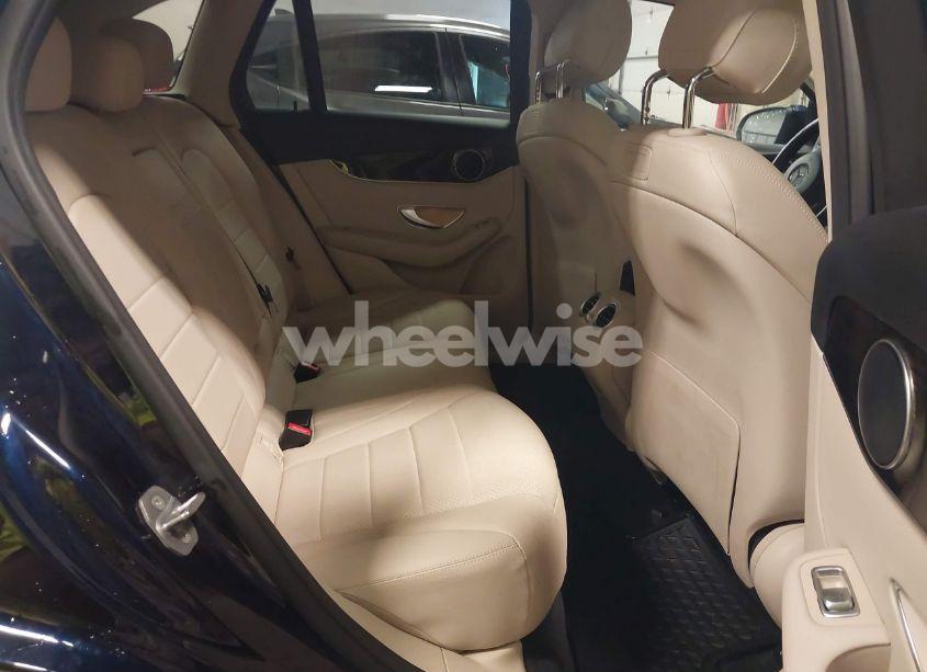 Photo 8 of 2019 Mercedes-benz Glc 300 4MATIC (VIN WDC0G4KB5KV123522)