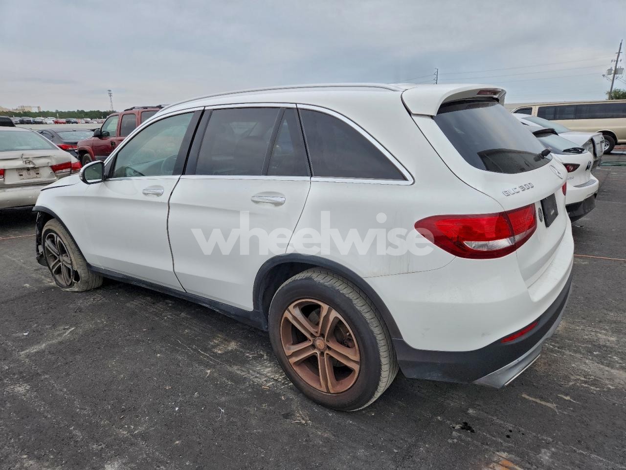 Photo 2 of 2016 MERCEDES-BENZ GLC 300 4MATIC (VIN WDC0G4KB6GF062568)