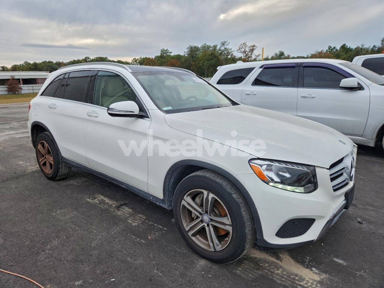 Photo 4 of 2016 MERCEDES-BENZ GLC 300 4MATIC (VIN WDC0G4KB6GF062568)
