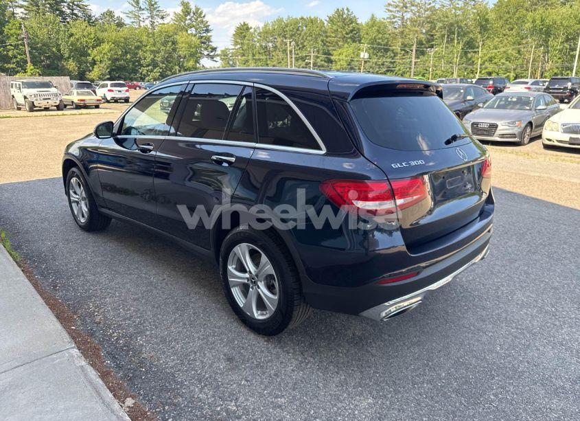 Photo 3 of 2017 Mercedes-benz Glc 300 4MATIC (VIN WDC0G4KB6HF256258)