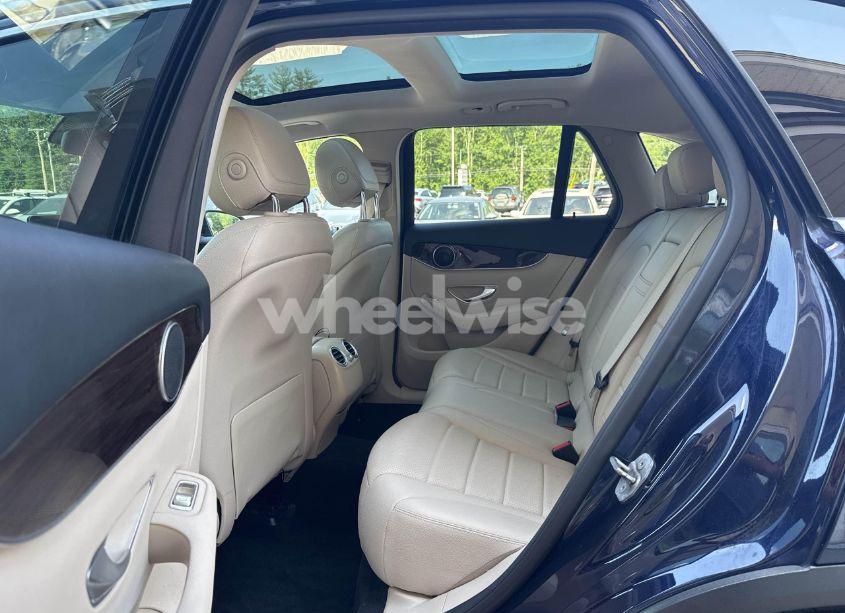 Photo 8 of 2017 Mercedes-benz Glc 300 4MATIC (VIN WDC0G4KB6HF256258)