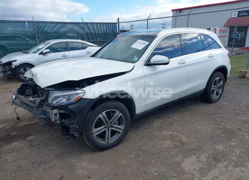 Photo 2 of 2019 Mercedes-benz Glc 300 4MATIC (VIN WDC0G4KB6KF640497)