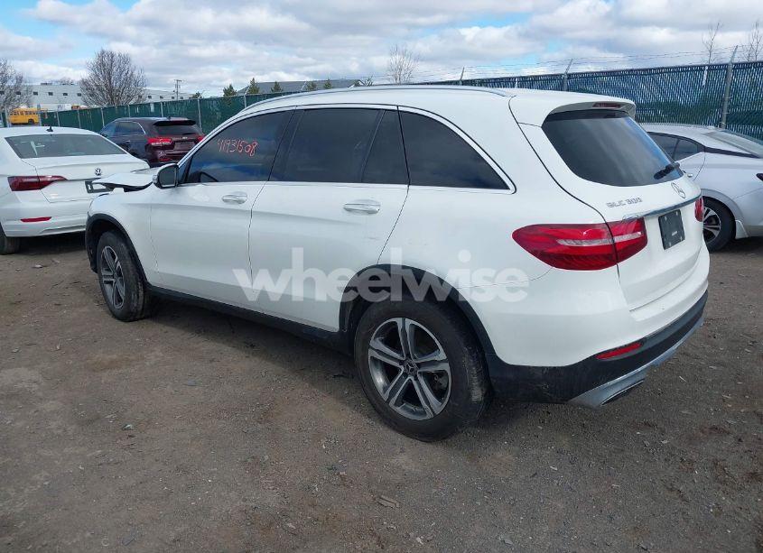 Photo 3 of 2019 Mercedes-benz Glc 300 4MATIC (VIN WDC0G4KB6KF640497)