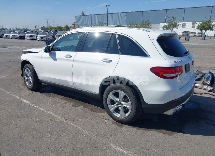 Photo 3 of 2017 Mercedes-benz Glc 300 4MATIC (VIN WDC0G4KB7HV005707)