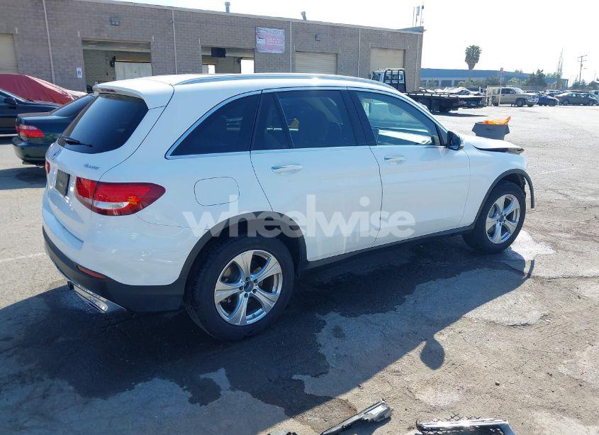 Photo 4 of 2017 Mercedes-benz Glc 300 4MATIC (VIN WDC0G4KB7HV005707)