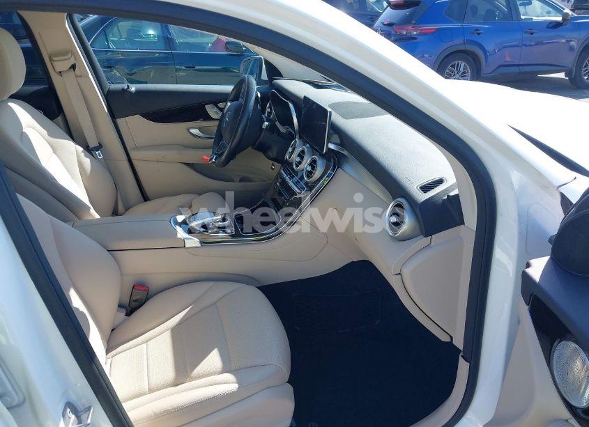 Photo 5 of 2017 Mercedes-benz Glc 300 4MATIC (VIN WDC0G4KB7HV005707)