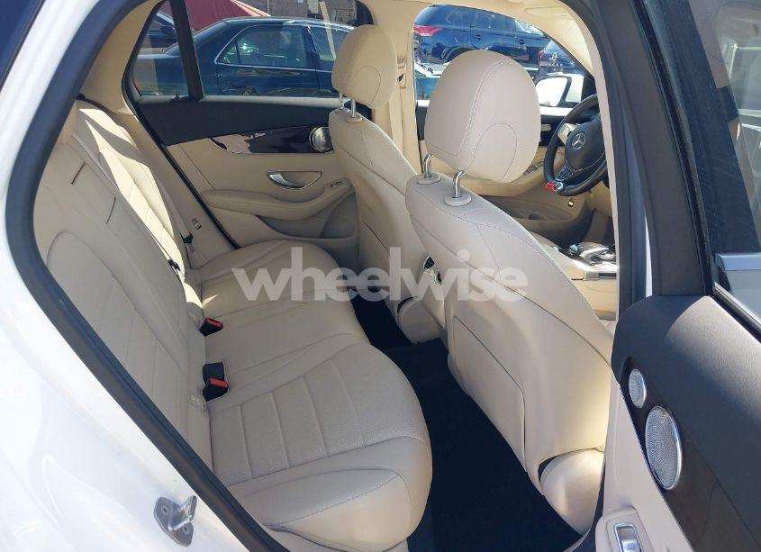 Photo 8 of 2017 Mercedes-benz Glc 300 4MATIC (VIN WDC0G4KB7HV005707)