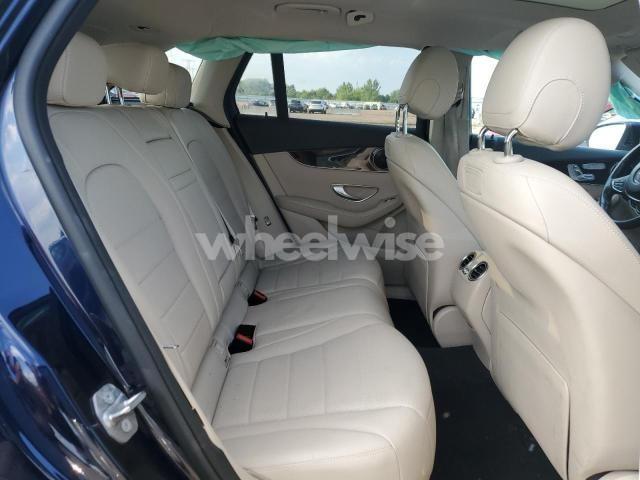 Photo 3 of 2018 MERCEDES-BENZ GLC 300 4MATIC (VIN WDC0G4KB7JV066626)