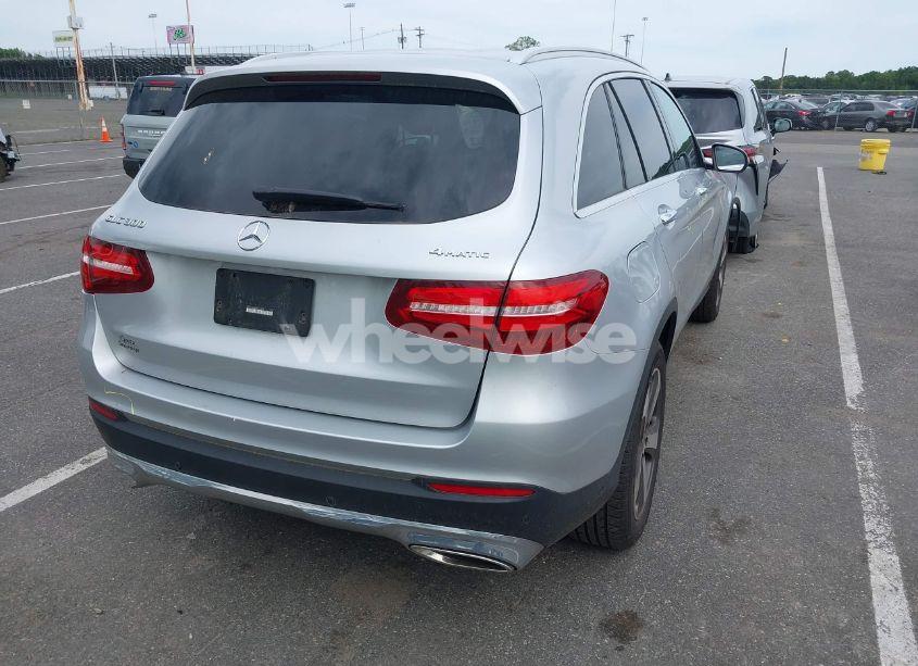 Photo 4 of 2019 Mercedes-benz Glc 300 4MATIC (VIN WDC0G4KB7KF626348)