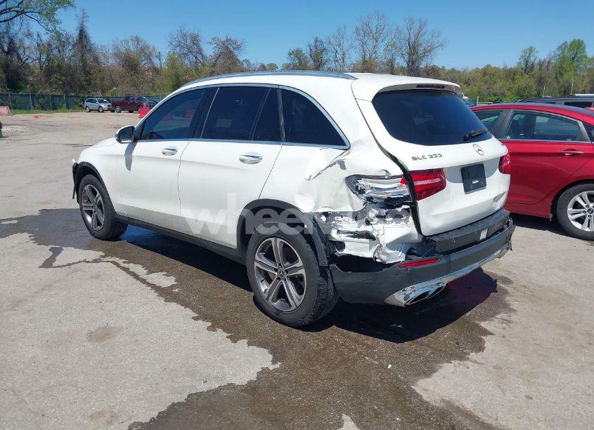 Photo 3 of 2019 Mercedes-benz Glc 300 4MATIC (VIN WDC0G4KB7KF642680)
