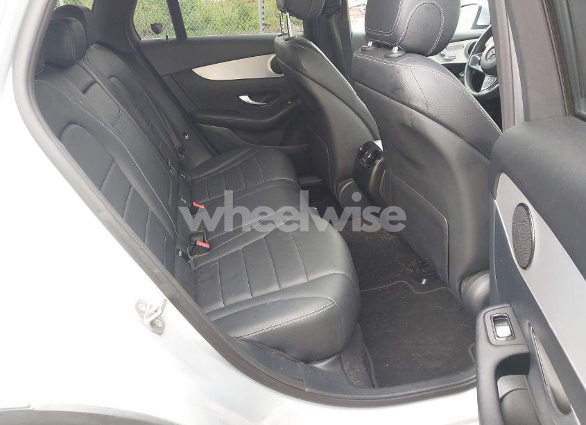 Photo 8 of 2017 Mercedes-benz Glc 300 4MATIC (VIN WDC0G4KB8HV010270)