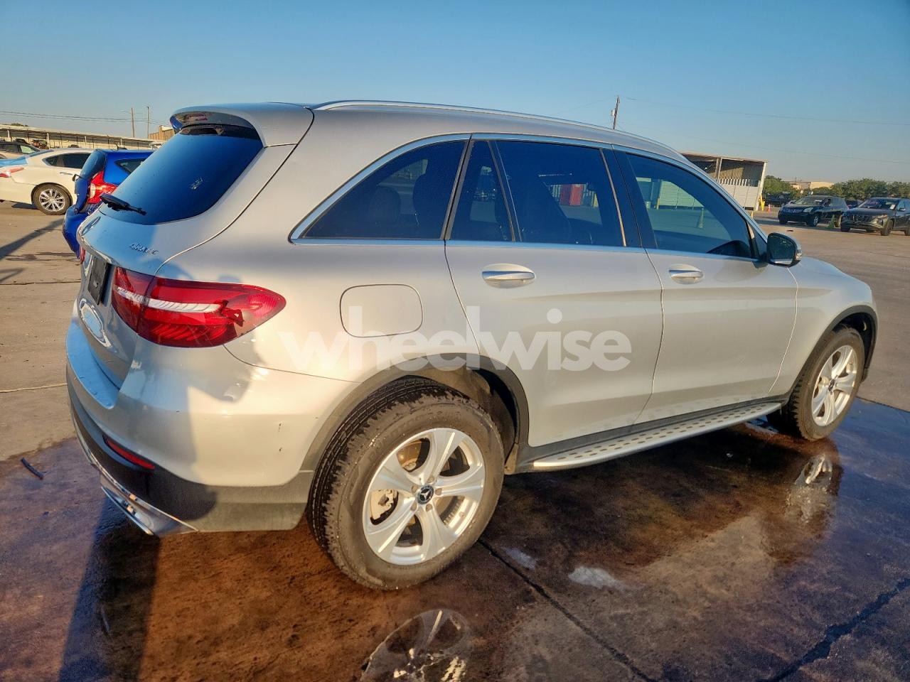 Photo 3 of 2018 MERCEDES-BENZ GLC 300 4MATIC (VIN WDC0G4KB8JV023803)