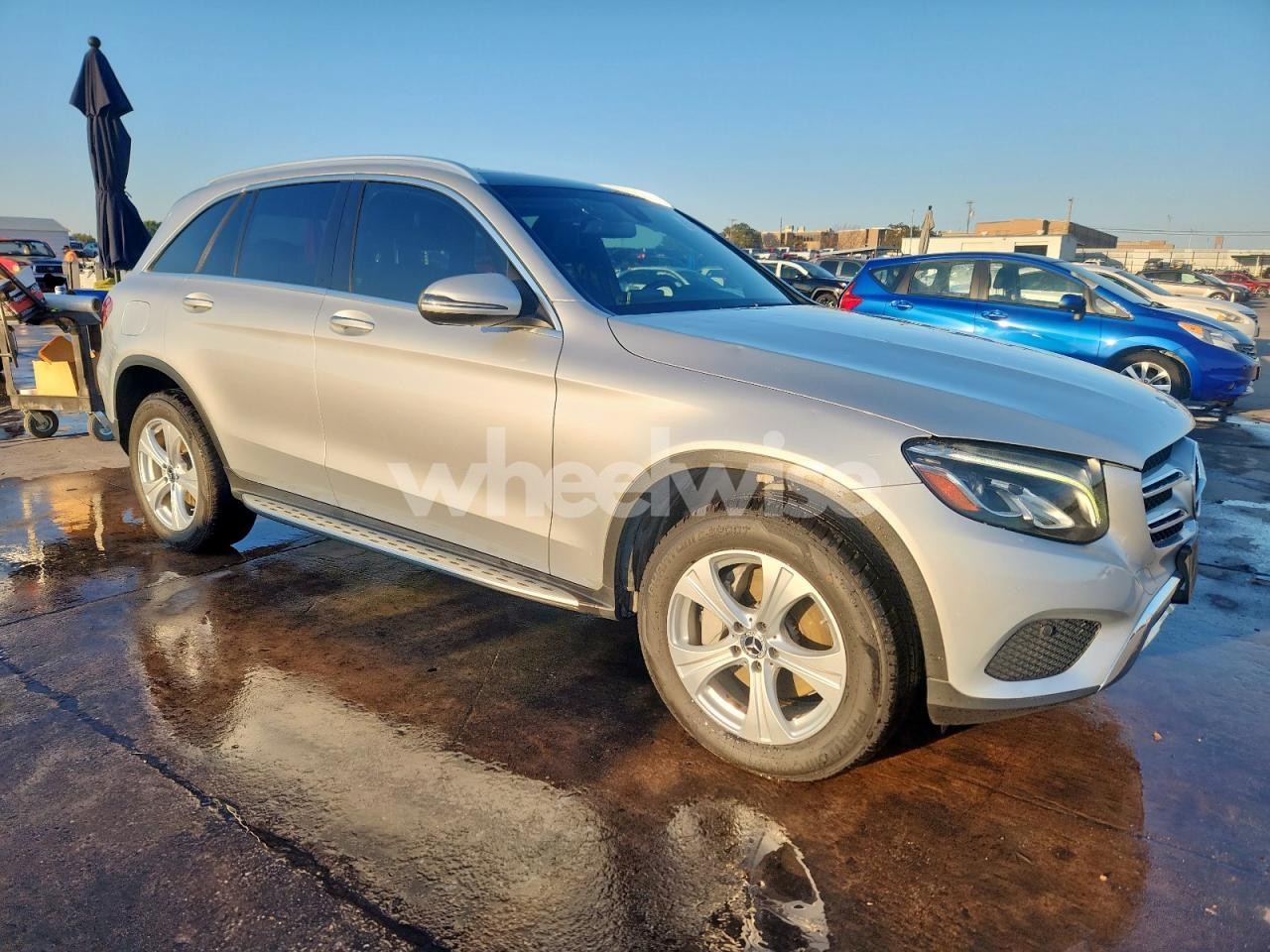Photo 4 of 2018 MERCEDES-BENZ GLC 300 4MATIC (VIN WDC0G4KB8JV023803)