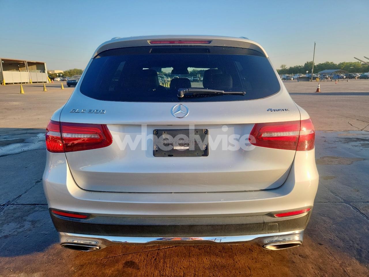 Photo 6 of 2018 MERCEDES-BENZ GLC 300 4MATIC (VIN WDC0G4KB8JV023803)