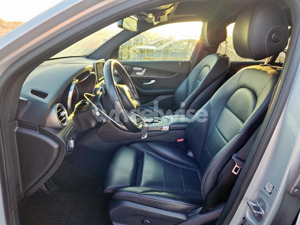 Photo 7 of 2018 MERCEDES-BENZ GLC 300 4MATIC (VIN WDC0G4KB8JV023803)