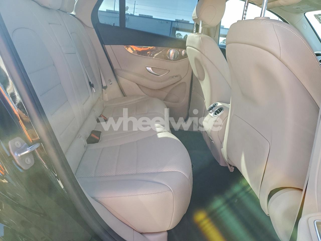 Photo 11 of 2018 MERCEDES-BENZ GLC 300 4MATIC (VIN WDC0G4KB9JV032879)