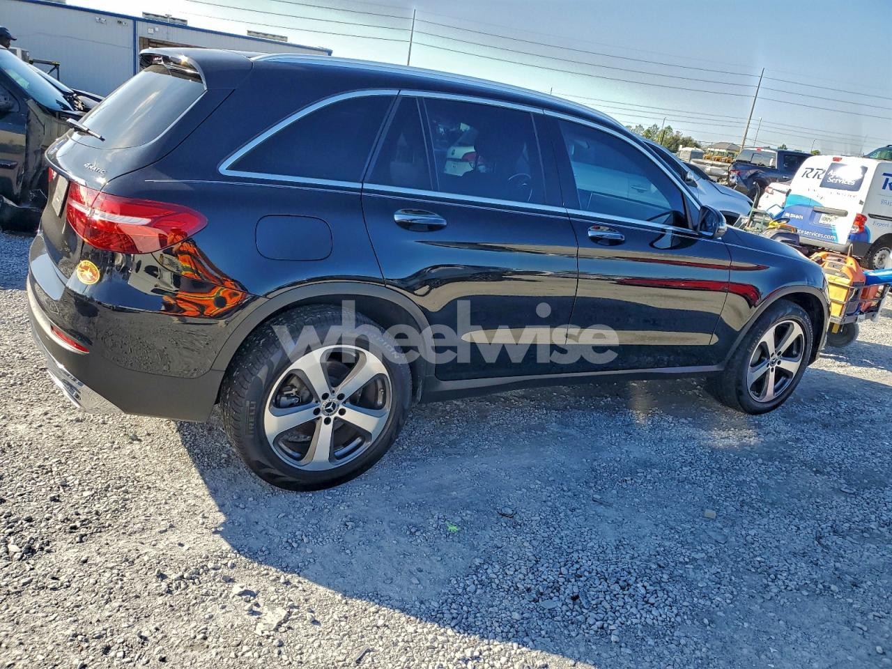 Photo 3 of 2018 MERCEDES-BENZ GLC 300 4MATIC (VIN WDC0G4KB9JV032879)