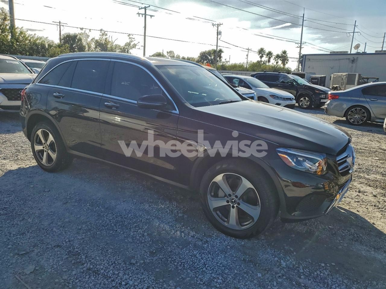 Photo 4 of 2018 MERCEDES-BENZ GLC 300 4MATIC (VIN WDC0G4KB9JV032879)