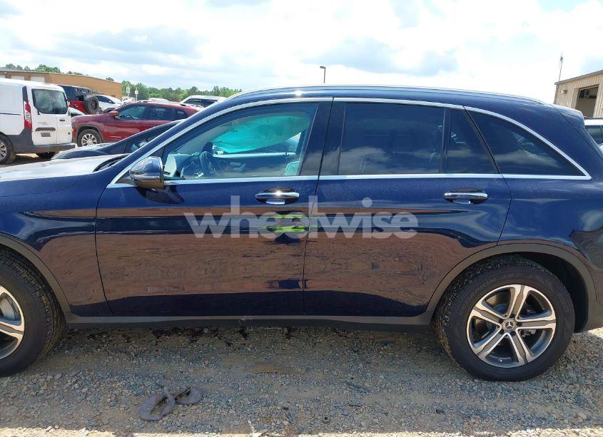 Photo 14 of 2018 Mercedes-benz Glc 300 4MATIC (VIN WDC0G4KB9JV054848)