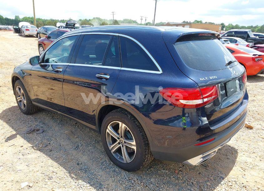 Photo 3 of 2018 Mercedes-benz Glc 300 4MATIC (VIN WDC0G4KB9JV054848)