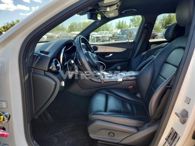 Photo 2 of 2019 MERCEDES-BENZ GLC 300 4MATIC (VIN WDC0G4KB9KF546534)