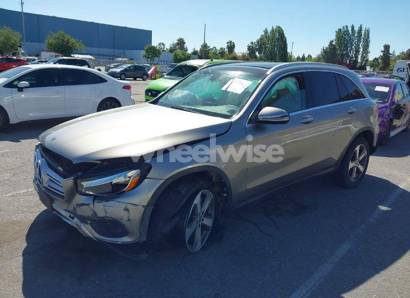 Photo 2 of 2019 Mercedes-benz Glc 300 4MATIC (VIN WDC0G4KB9KF606523)