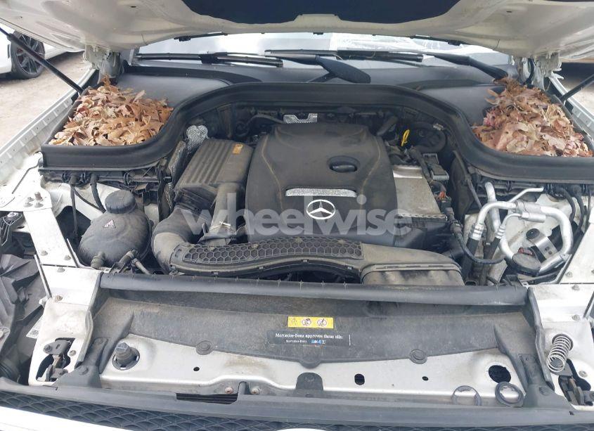 Photo 10 of 2019 Mercedes-benz Glc 300 4MATIC (VIN WDC0G4KB9KV175364)