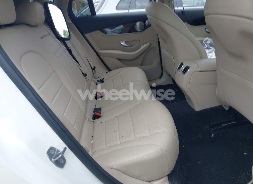 Photo 8 of 2019 Mercedes-benz Glc 300 4MATIC (VIN WDC0G4KB9KV175364)