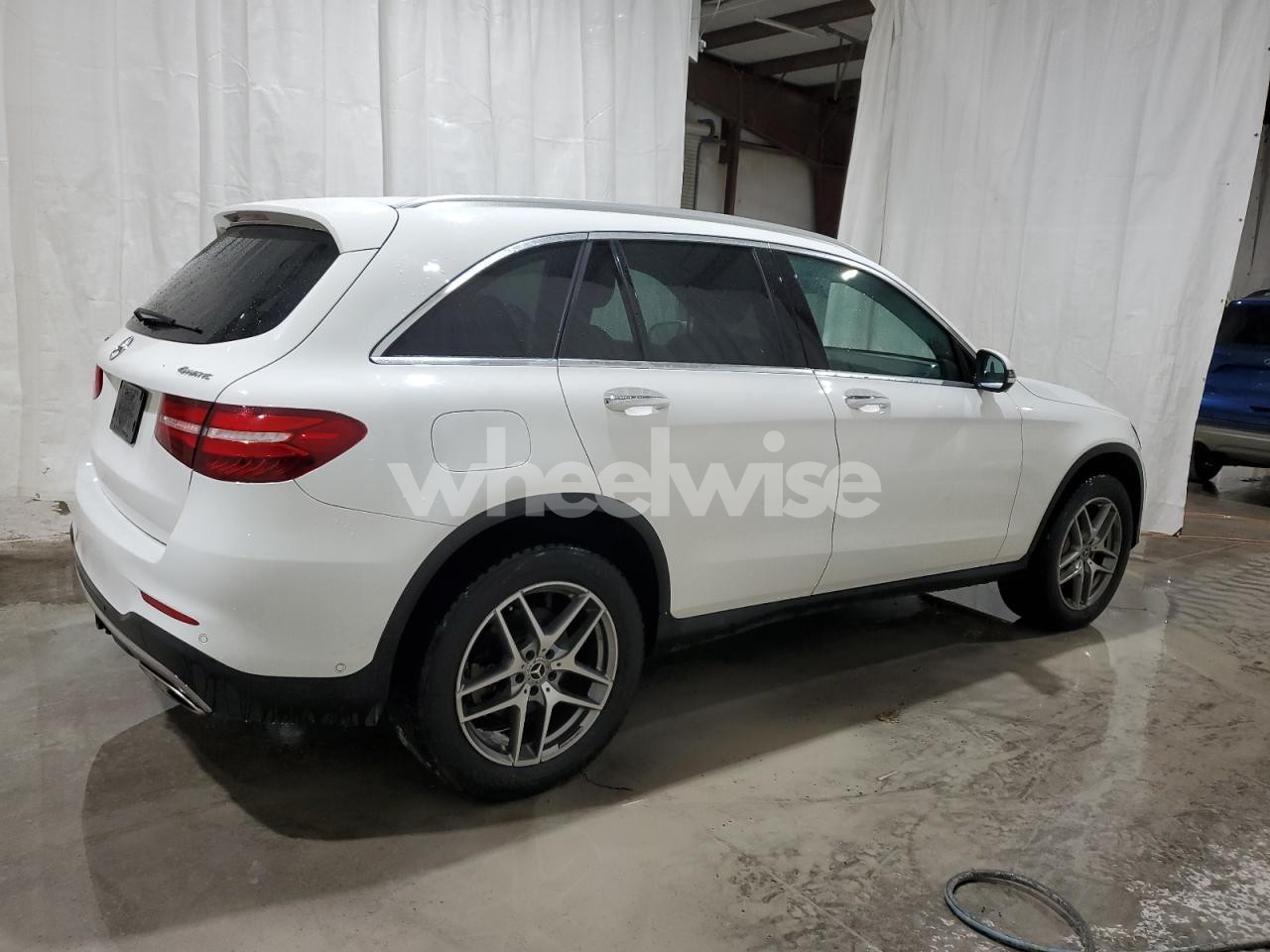 Photo 3 of 2018 MERCEDES-BENZ GLC 300 4MATIC (VIN WDC0G4KBXJV049951)