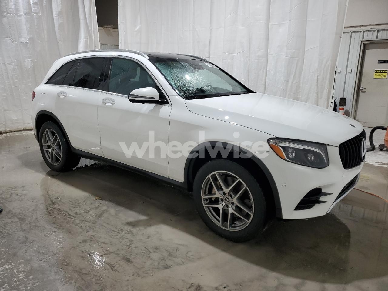 Photo 4 of 2018 MERCEDES-BENZ GLC 300 4MATIC (VIN WDC0G4KBXJV049951)