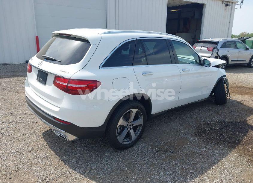 Photo 4 of 2019 Mercedes-benz Glc 300 4MATIC (VIN WDC0G4KBXKF665466)
