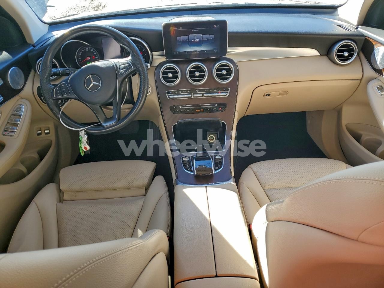 Photo 8 of 2019 MERCEDES-BENZ GLC 350E (VIN WDC0G5EB6KF609431)