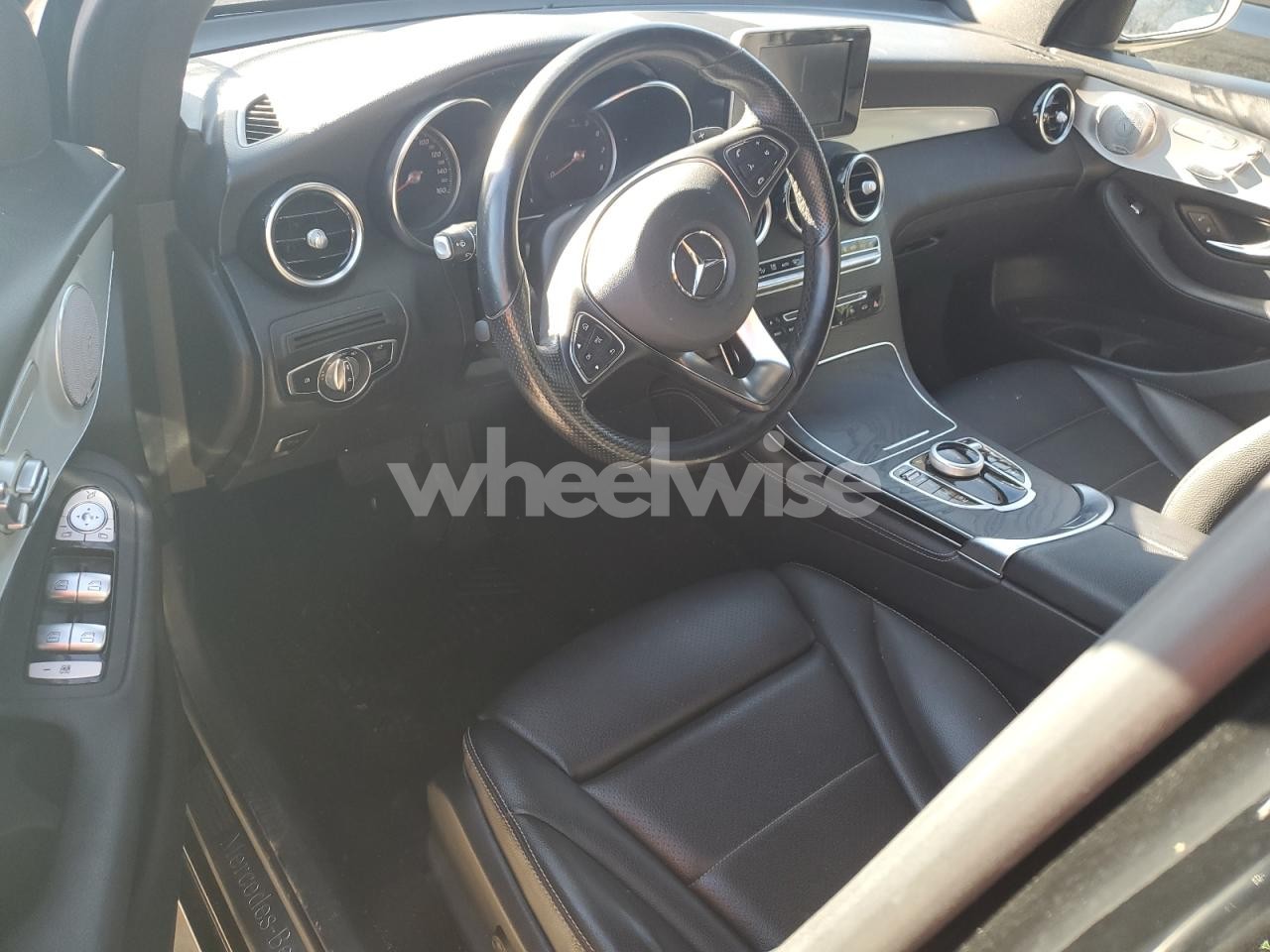 Photo 8 of 2019 MERCEDES-BENZ GLC 350E (VIN WDC0G5EB7KF511301)