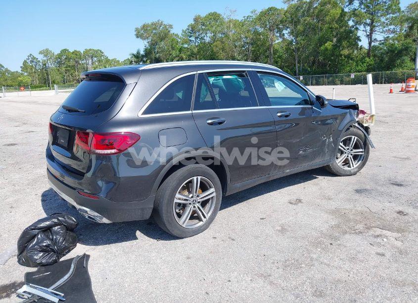 Photo 4 of 2020 Mercedes-benz Glc 300 (VIN WDC0G8DB3LF715789)