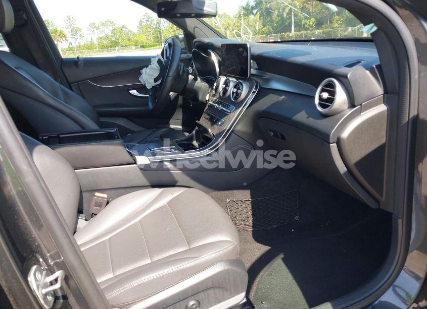 Photo 5 of 2020 Mercedes-benz Glc 300 (VIN WDC0G8DB3LF715789)