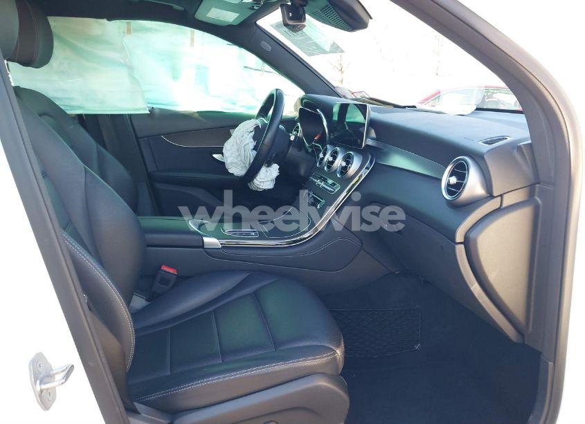 Photo 5 of 2020 Mercedes-benz Glc 300 4MATIC (VIN WDC0G8EB4LF716707)