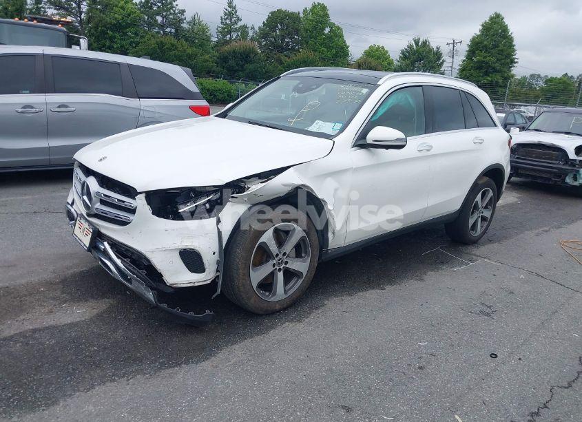 Photo 2 of 2020 Mercedes-benz Glc 300 4MATIC (VIN WDC0G8EB6LF745089)